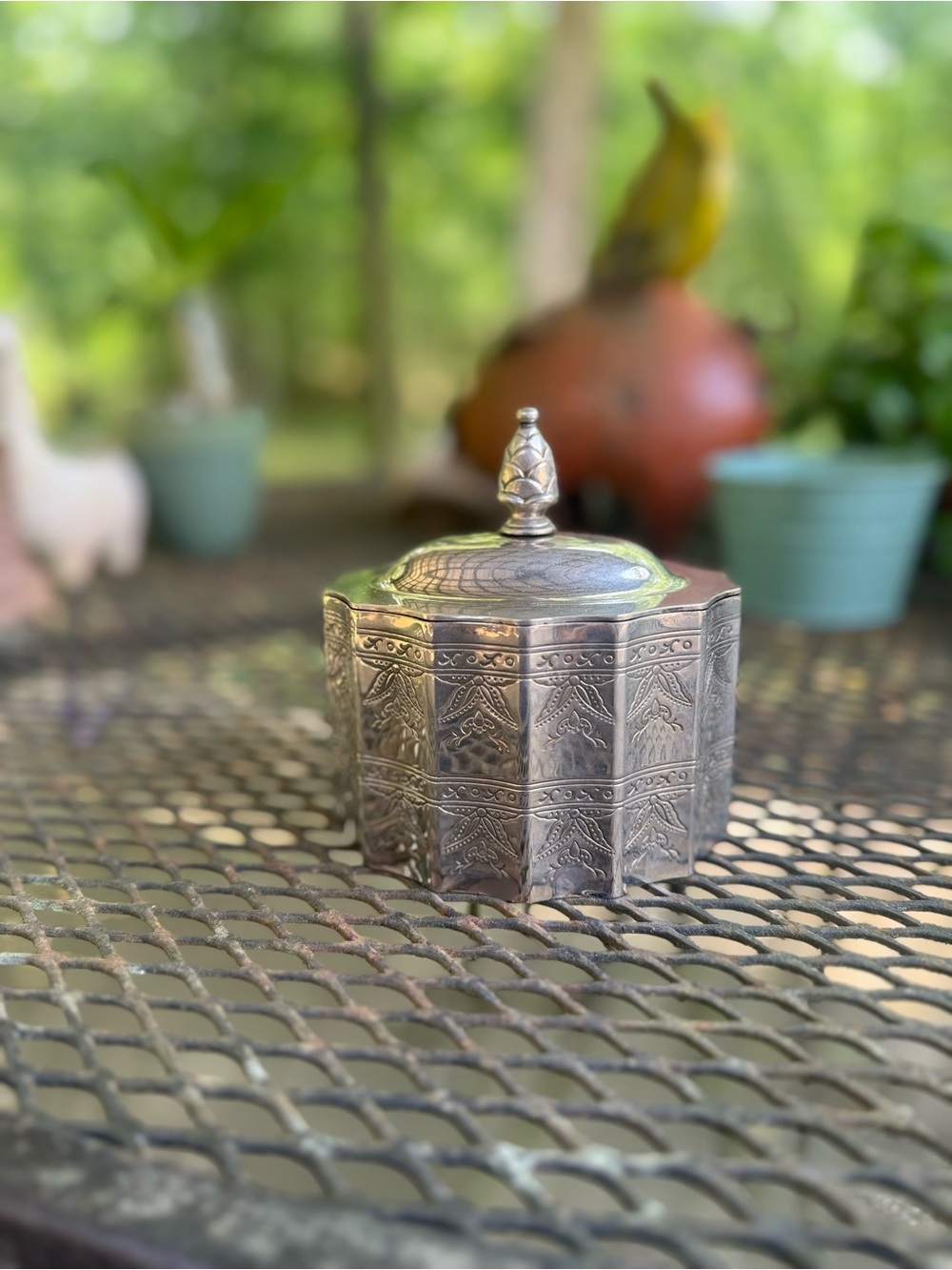 Vintage 1991 Godinger silver-plated trinket box with a red velvet interior.